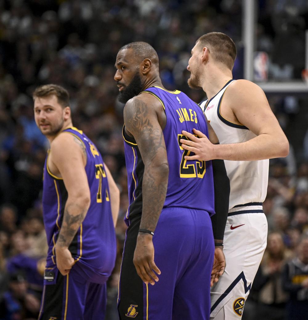 的高难度动 的高难度动