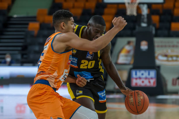 餐饮区和休 餐饮区和休
