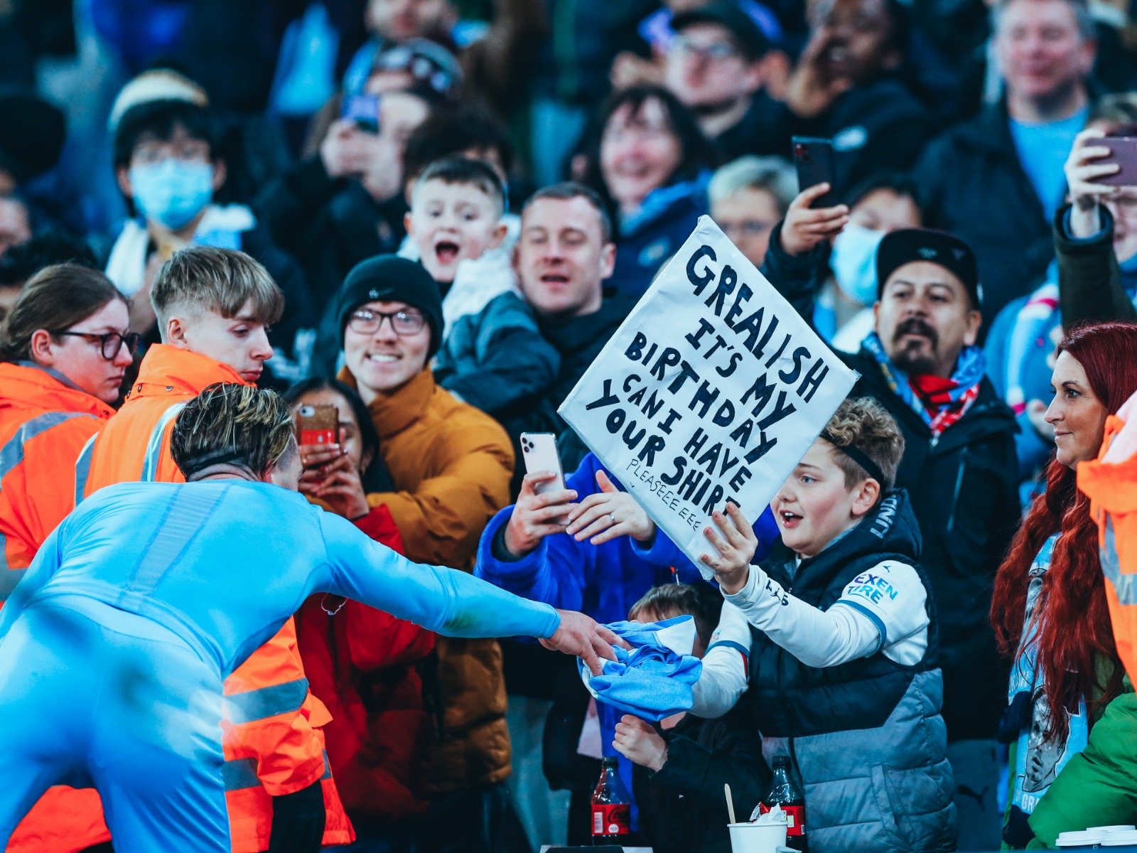 并迅速成为 并迅速成为