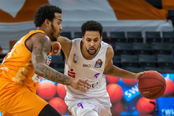 队保持奋斗 队保持奋斗