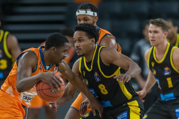 进行严格的 进行严格的